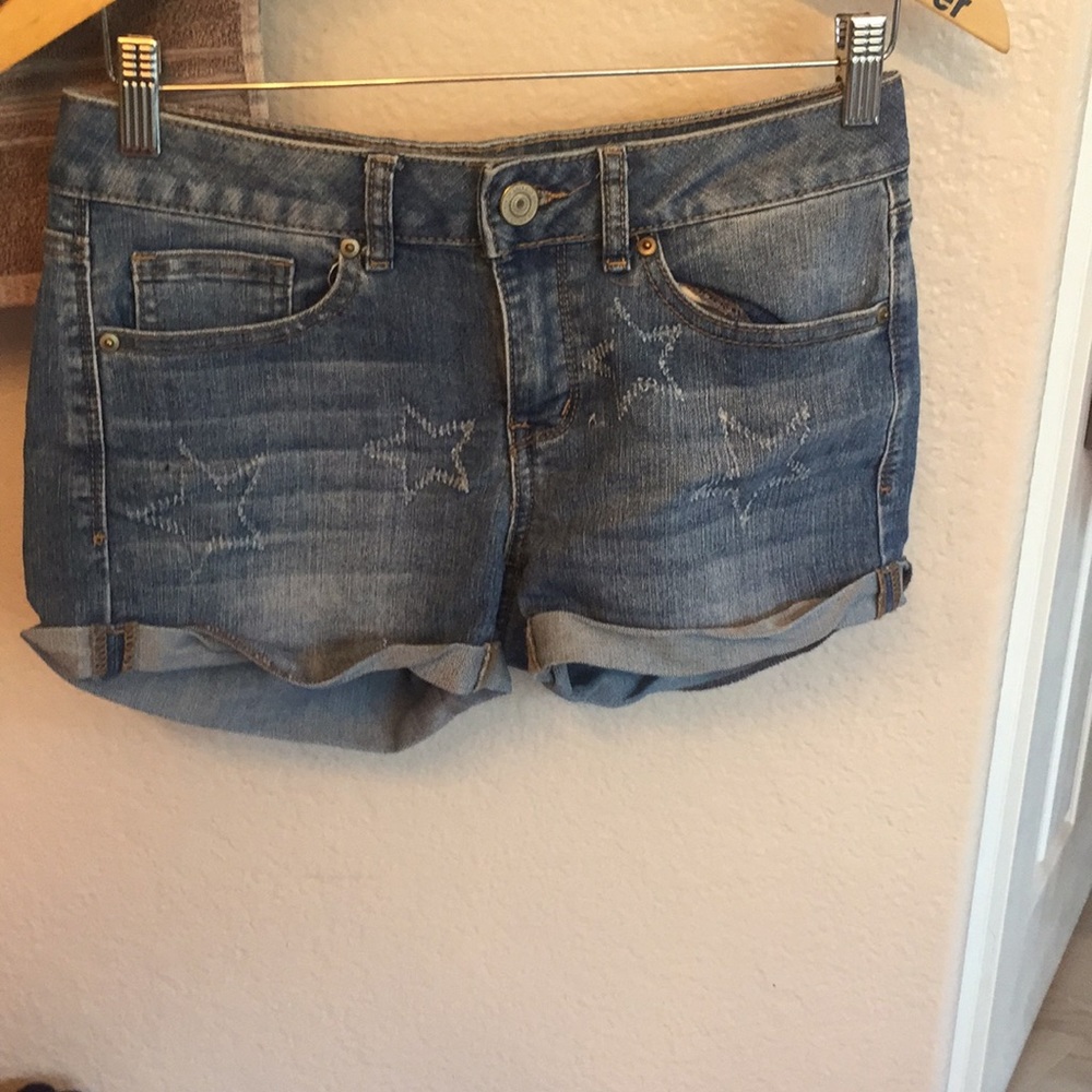 Jean shorts with stars